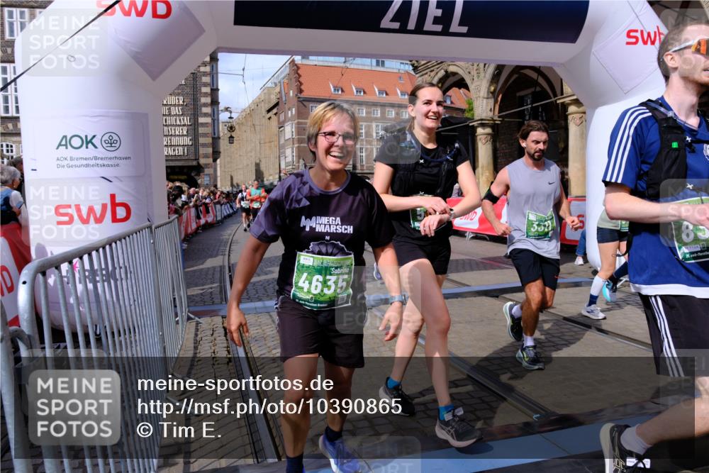 13.09.2026 - 21. swb-Marathon Bremen Tim E. http://msf.ph/oto/10390865 13.09.2026 13:35:38 Ziel 536, 1150, 2003, 2041, 2090, 2318, 2366, 2625, 2866, 3055, 3311, 3621, 3916, 4062, 4635, 4985, 5016, 6315, 6320, 6418, 6750, 6837, 7285, 7305, 7377, 7657, 7703, 7998, 8300, 8328, 8401, 8530, 8773, 8915, 9526, 9527, 9845 meine-sportfotos.de