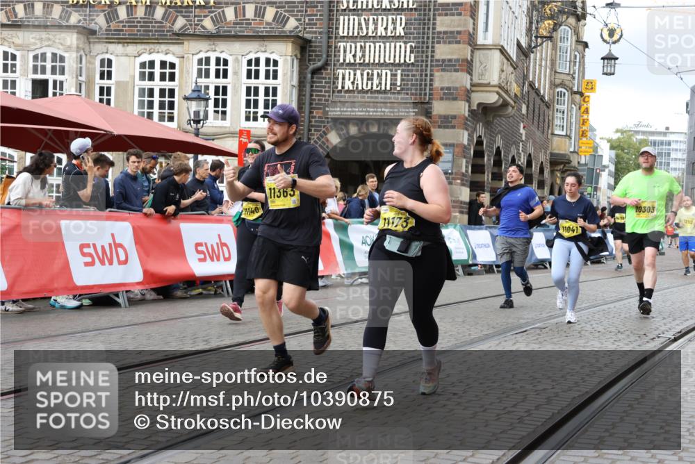 13.09.2026 - 21. swb-Marathon Bremen Strokosch-Dieckow http://msf.ph/oto/10390875 13.09.2026 11:14:35 Ziel 10395, 10396, 10402, 10586, 10784, 10854, 11173, 11233, 11363, 11535, 11703, 11864, 12100, 10519, 10557, 10705, 10805, 11097, 11098, 11186, 11288, 11408, 11876, 12191, 12193 meine-sportfotos.de