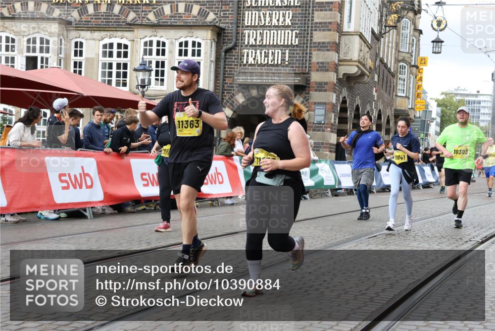 13.09.2026 - 21. swb-Marathon Bremen Strokosch-Dieckow http://msf.ph/oto/10390884 13.09.2026 11:14:36 Ziel 10395, 10396, 10402, 10586, 10784, 10854, 11173, 11233, 11363, 11535, 11703, 11864, 12100, 10519, 10557, 10705, 10776, 10805, 11097, 11098, 11186, 11288, 11408, 11876, 12191, 12193 meine-sportfotos.de