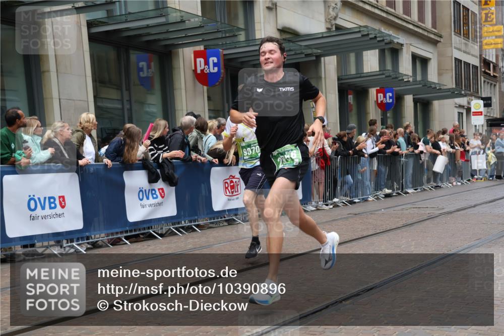 13.09.2026 - 21. swb-Marathon Bremen Strokosch-Dieckow http://msf.ph/oto/10390896 13.09.2026 13:04:26 Ziel 1223, 1224, 1712, 2207, 2646, 2956, 5283, 5674, 6708, 7538, 7814, 8054, 8701, 8936, 9070, 9306, 9495, 9689, 13034, 13187, 650, 744, 1860, 3284, 3424, 4110, 4239, 6815, 7871, 9813 meine-sportfotos.de