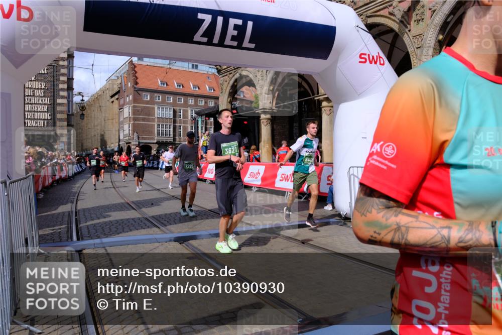 13.09.2026 - 21. swb-Marathon Bremen Tim E. http://msf.ph/oto/10390930 13.09.2026 13:35:48 Ziel 156, 1150, 2041, 2090, 2318, 2356, 2866, 3055, 3621, 4062, 4326, 5308, 5661, 6315, 6418, 6465, 6466, 6644, 6837, 7285, 7305, 7377, 7597, 7700, 8401, 8530, 8773, 8816, 8915, 9845, 9862, 9887 meine-sportfotos.de
