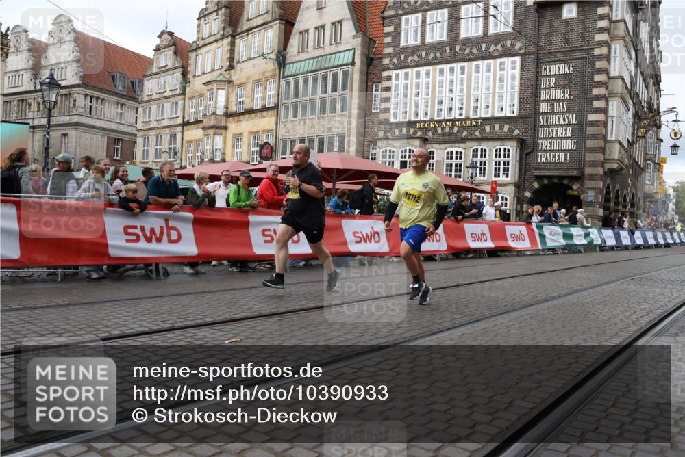 13.09.2026 - 21. swb-Marathon Bremen Strokosch-Dieckow http://msf.ph/oto/10390933 13.09.2026 11:14:42 Ziel 10303, 10395, 10396, 10402, 10586, 10722, 10784, 10854, 11041, 11140, 11173, 11233, 11363, 11535, 11703, 11864, 12100, 12112, 12431, 10271, 10557, 10752, 10776, 10805, 11085, 11097, 11098, 11288, 11645, 11673, 11876, 11974, 12191, 12193 meine-sportfotos.de