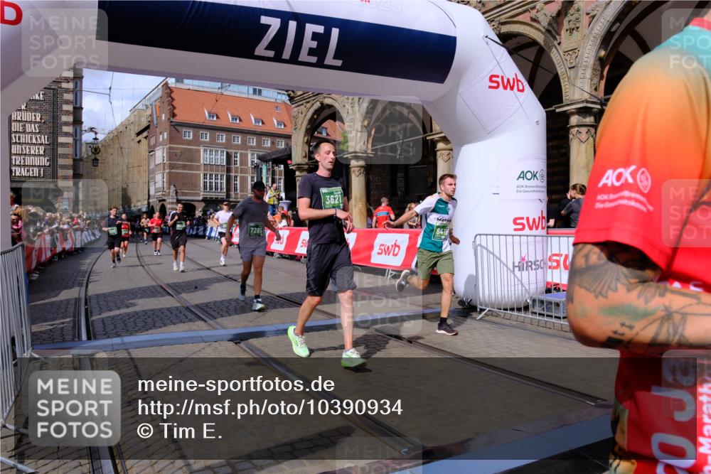 13.09.2026 - 21. swb-Marathon Bremen Tim E. http://msf.ph/oto/10390934 13.09.2026 13:35:48 Ziel 156, 1150, 2041, 2090, 2318, 2356, 2866, 3055, 3621, 4062, 4326, 5308, 5661, 6315, 6418, 6465, 6466, 6644, 6837, 7285, 7305, 7377, 7597, 7700, 8401, 8530, 8773, 8816, 8915, 9845, 9862, 9887 meine-sportfotos.de