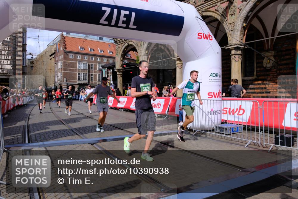 13.09.2026 - 21. swb-Marathon Bremen Tim E. http://msf.ph/oto/10390938 13.09.2026 13:35:48 Ziel 156, 1150, 2041, 2090, 2318, 2356, 2866, 3055, 3621, 4062, 4326, 5308, 5661, 6315, 6418, 6465, 6466, 6644, 6837, 7285, 7305, 7377, 7597, 7700, 8401, 8530, 8773, 8816, 8915, 9845, 9862, 9887 meine-sportfotos.de