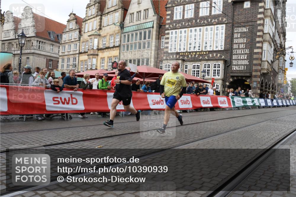 13.09.2026 - 21. swb-Marathon Bremen Strokosch-Dieckow http://msf.ph/oto/10390939 13.09.2026 11:14:42 Ziel 10303, 10395, 10396, 10402, 10586, 10722, 10784, 10854, 11041, 11140, 11173, 11233, 11363, 11535, 11703, 11864, 12100, 12112, 12431, 10271, 10557, 10752, 10776, 10805, 11085, 11097, 11098, 11288, 11645, 11673, 11876, 11974, 12191, 12193 meine-sportfotos.de