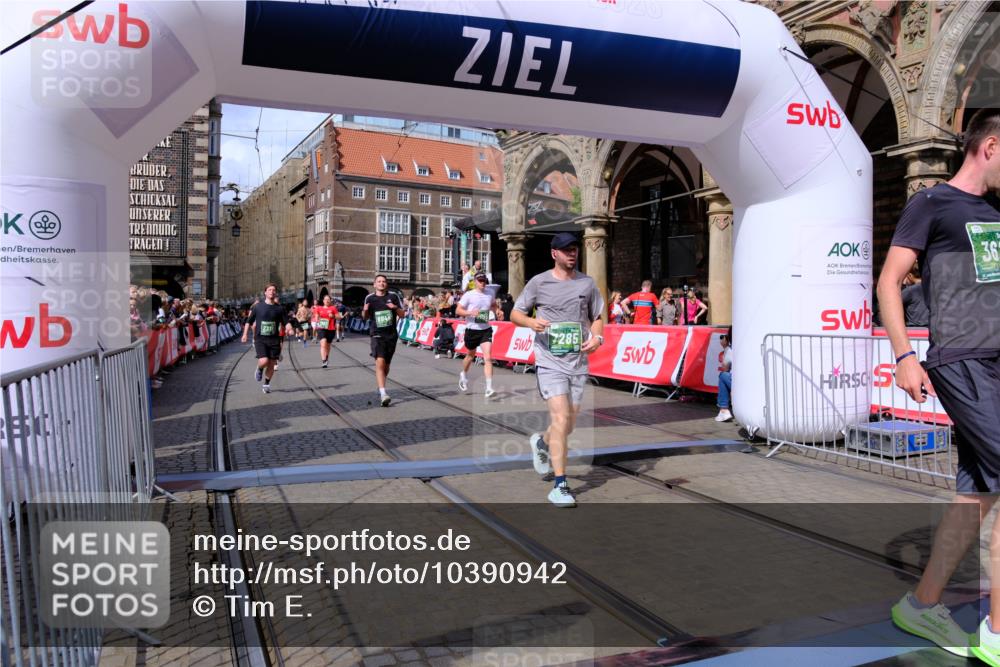 13.09.2026 - 21. swb-Marathon Bremen Tim E. http://msf.ph/oto/10390942 13.09.2026 13:35:49 Ziel 156, 607, 1150, 2041, 2090, 2318, 2356, 2866, 3055, 3621, 4062, 4326, 5308, 5661, 6315, 6418, 6465, 6466, 6644, 6837, 7285, 7305, 7377, 7597, 7700, 8401, 8530, 8773, 8816, 8915, 9845, 9862, 9887 meine-sportfotos.de