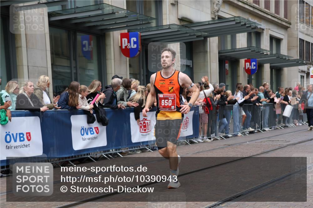 13.09.2026 - 21. swb-Marathon Bremen Strokosch-Dieckow http://msf.ph/oto/10390943 13.09.2026 13:04:32 Ziel 1712, 2646, 2956, 5283, 5674, 6708, 7538, 7814, 8054, 8701, 9070, 9306, 9495, 9689, 13187, 650, 744, 1223, 1224, 1860, 2207, 2956, 3284, 3424, 4110, 4239, 6815, 7871, 8936, 9813, 13034 meine-sportfotos.de