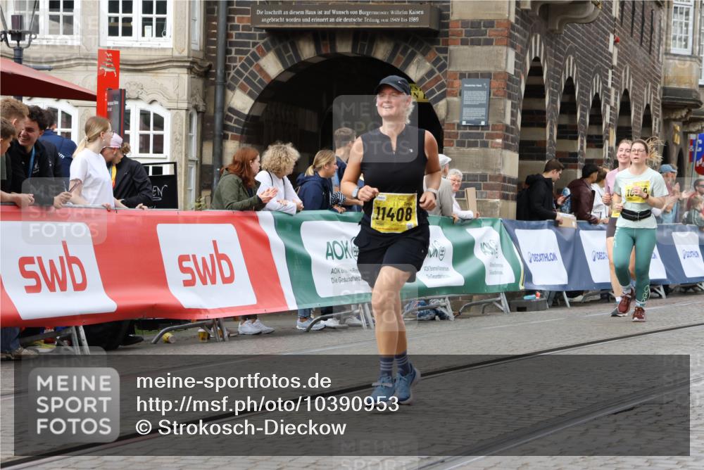 13.09.2026 - 21. swb-Marathon Bremen Strokosch-Dieckow http://msf.ph/oto/10390953 13.09.2026 11:14:47 Ziel 10303, 10395, 10396, 10586, 10722, 10784, 10854, 11041, 11140, 11173, 11363, 11703, 12100, 12112, 12431, 10271, 10557, 10605, 10752, 10776, 10805, 11085, 11288, 11645, 11673, 11876, 11974, 12191, 12193, 12333 meine-sportfotos.de