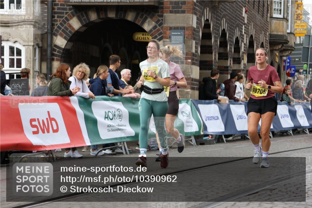 13.09.2026 - 21. swb-Marathon Bremen Strokosch-Dieckow http://msf.ph/oto/10390962 13.09.2026 11:14:49 Ziel 10303, 10395, 10396, 10722, 10784, 11041, 11140, 11173, 11363, 11408, 11703, 12100, 12112, 12431, 10271, 10325, 10605, 10752, 10776, 11085, 11645, 11673, 11810, 11974, 12110, 12191, 12333 meine-sportfotos.de