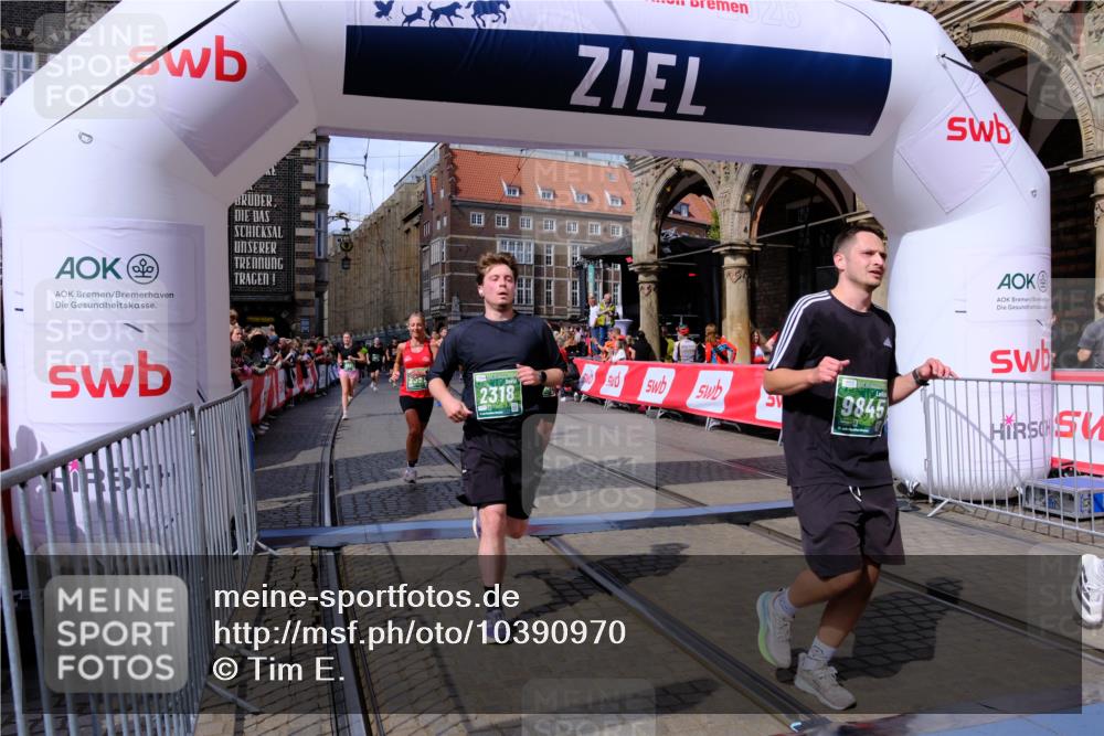 13.09.2026 - 21. swb-Marathon Bremen Tim E. http://msf.ph/oto/10390970 13.09.2026 13:35:51 Ziel 156, 607, 2041, 2090, 2318, 2356, 3055, 3087, 3226, 3621, 3704, 3780, 4326, 5308, 5661, 6315, 6418, 6465, 6466, 6644, 6649, 7285, 7377, 7597, 7675, 7700, 8401, 8530, 8816, 8915, 9784, 9845, 9862, 9887, 9892 meine-sportfotos.de