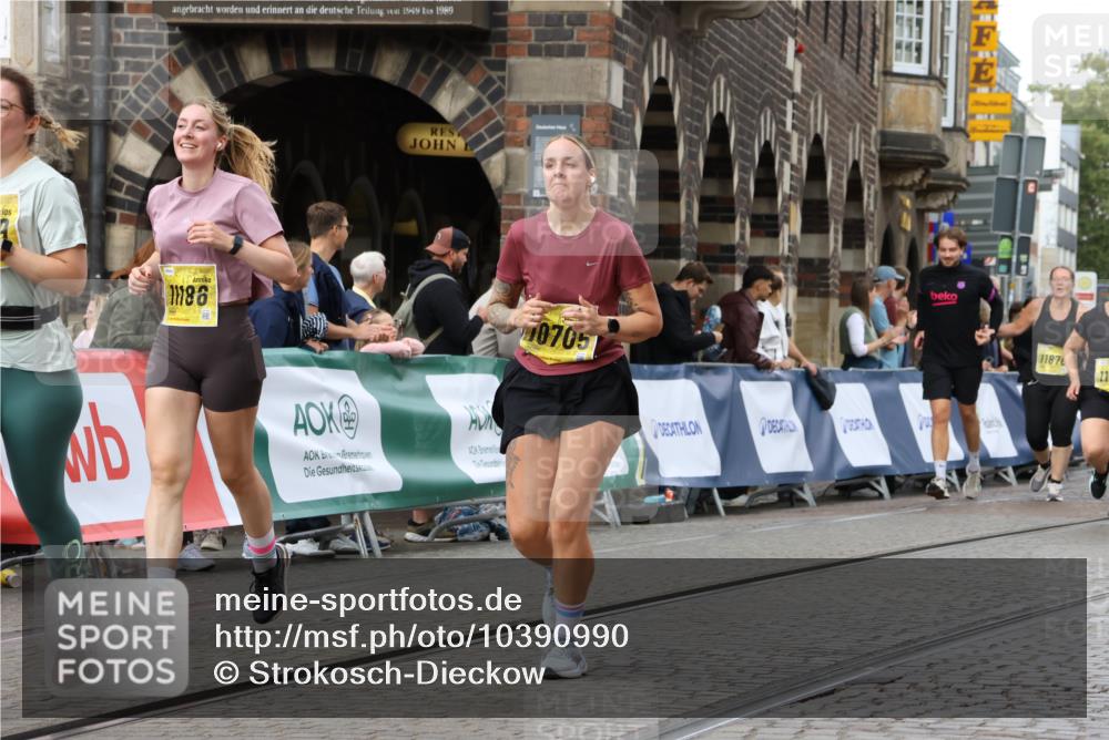 13.09.2026 - 21. swb-Marathon Bremen Strokosch-Dieckow http://msf.ph/oto/10390990 13.09.2026 11:14:51 Ziel 10303, 10395, 10396, 10722, 10784, 11041, 11140, 11173, 11363, 11408, 11703, 12100, 12112, 12431, 10271, 10325, 10605, 10752, 11085, 11645, 11673, 11694, 11810, 11974, 12110, 12333 meine-sportfotos.de