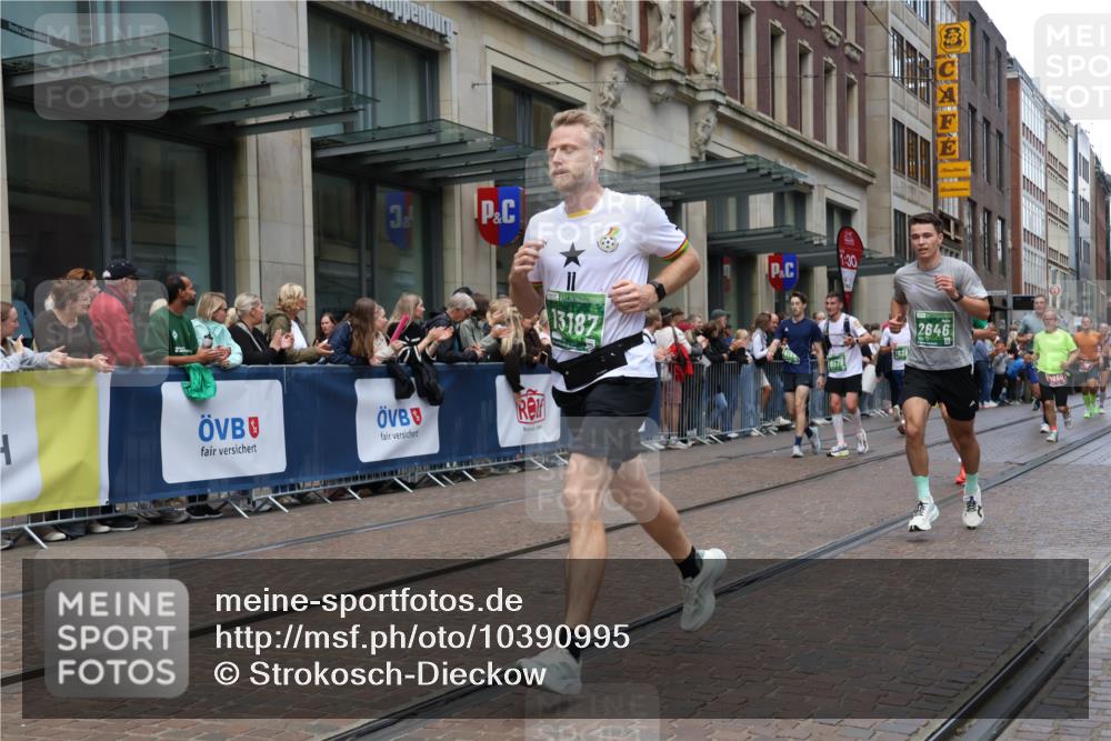 13.09.2026 - 21. swb-Marathon Bremen Strokosch-Dieckow http://msf.ph/oto/10390995 13.09.2026 13:04:38 Ziel 1336, 1712, 2646, 3196, 4729, 5674, 6708, 7538, 7814, 8054, 9306, 9495, 9689, 13187, 650, 744, 1223, 1224, 1860, 2207, 2956, 3284, 4239, 5283, 7871, 8701, 8936, 9070, 13034 meine-sportfotos.de