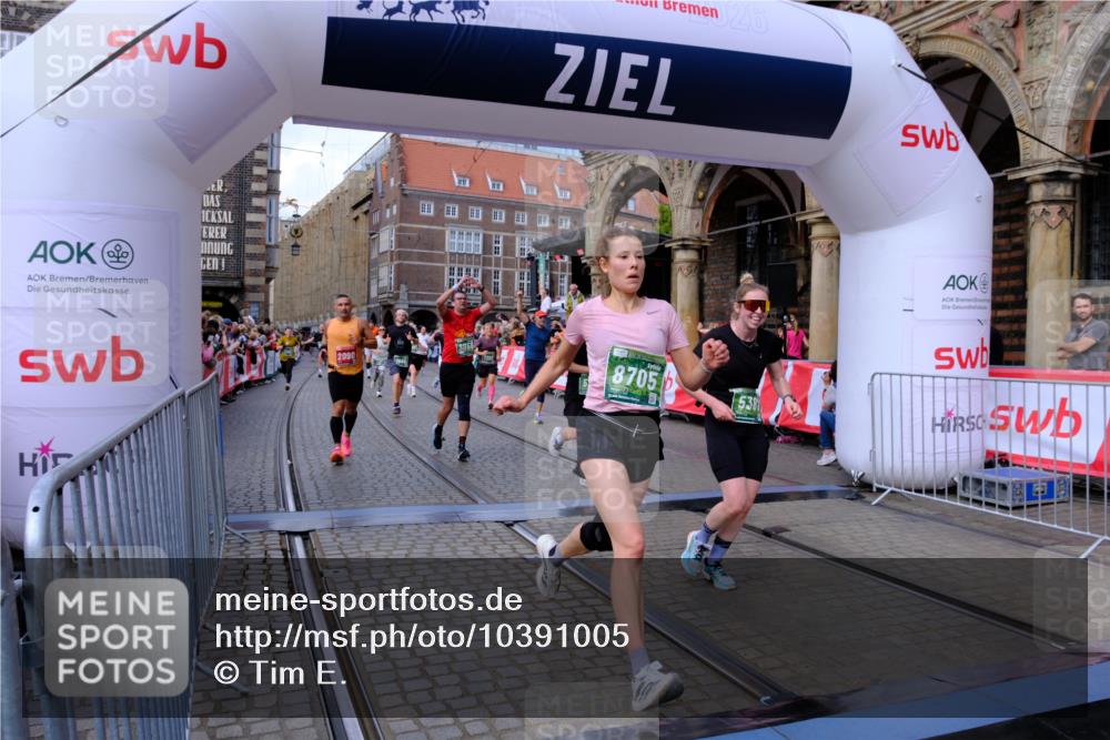 13.09.2026 - 21. swb-Marathon Bremen Tim E. http://msf.ph/oto/10391005 13.09.2026 13:36:13 Ziel 318, 532, 563, 1867, 2565, 3026, 3056, 3454, 3485, 3489, 3857, 4016, 4048, 5026, 5071, 5157, 5276, 5381, 5584, 5586, 5816, 6159, 6724, 6874, 7036, 7043, 7235, 7256, 7385, 7691, 7804, 8145, 8227, 8335, 8705, 9243, 9912, 13121, 13179 meine-sportfotos.de