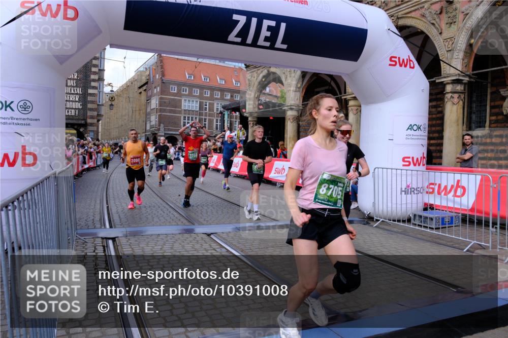 13.09.2026 - 21. swb-Marathon Bremen Tim E. http://msf.ph/oto/10391008 13.09.2026 13:36:13 Ziel 318, 532, 563, 1867, 2565, 3026, 3056, 3454, 3485, 3489, 3857, 4016, 4048, 5026, 5071, 5157, 5276, 5381, 5584, 5586, 5816, 6159, 6724, 6874, 7036, 7043, 7235, 7256, 7385, 7691, 7804, 8145, 8227, 8335, 8705, 9243, 9912, 13121, 13179 meine-sportfotos.de