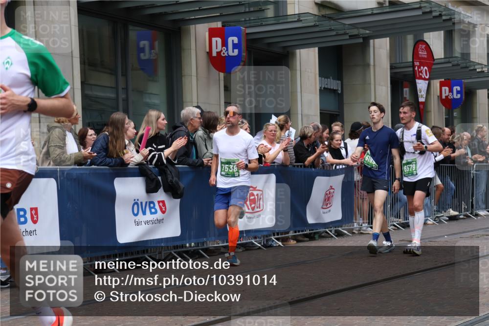 13.09.2026 - 21. swb-Marathon Bremen Strokosch-Dieckow http://msf.ph/oto/10391014 13.09.2026 13:04:40 Ziel 1336, 1712, 1822, 2297, 2646, 3196, 4729, 5674, 6708, 7538, 7814, 8054, 9306, 9495, 9689, 13187, 650, 744, 1223, 1224, 1860, 2207, 2956, 3284, 4239, 5283, 7871, 8701, 8936, 9070, 13034 meine-sportfotos.de