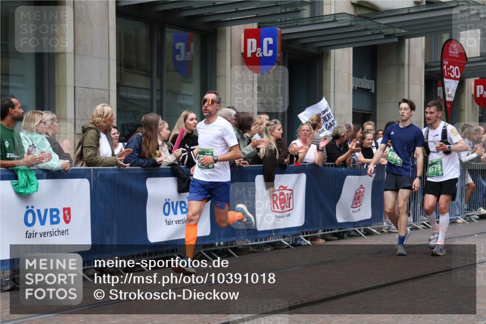 13.09.2026 - 21. swb-Marathon Bremen Strokosch-Dieckow http://msf.ph/oto/10391018 13.09.2026 13:04:40 Ziel 1336, 1712, 1822, 2297, 2646, 3196, 4729, 5674, 6708, 7538, 7814, 8054, 9306, 9495, 9689, 13187, 650, 744, 1223, 1224, 1860, 2207, 2956, 3284, 4239, 5283, 7871, 8701, 8936, 9070, 13034 meine-sportfotos.de