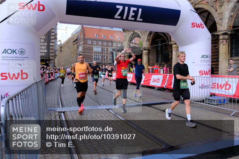 13.09.2026 - 21. swb-Marathon Bremen Tim E. http://msf.ph/oto/10391027 13.09.2026 13:36:15 Ziel 318, 563, 1867, 2565, 3026, 3056, 3454, 3485, 3489, 3857, 4016, 4048, 5026, 5071, 5157, 5276, 5381, 5816, 6159, 6724, 6874, 6982, 7036, 7043, 7235, 7256, 7385, 7691, 7804, 8145, 8227, 8275, 8335, 8705, 9243, 9912, 13179 meine-sportfotos.de