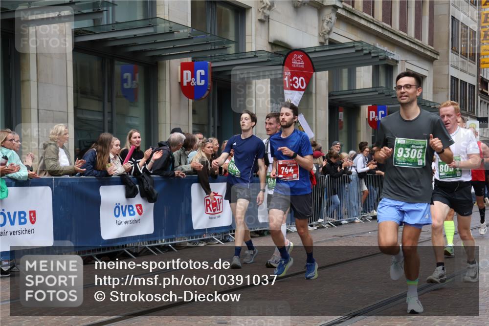 13.09.2026 - 21. swb-Marathon Bremen Strokosch-Dieckow http://msf.ph/oto/10391037 13.09.2026 13:04:42 Ziel 1336, 1712, 1822, 2297, 2646, 3196, 4729, 5674, 6708, 7102, 7538, 7814, 8054, 9306, 9495, 9689, 13187, 650, 744, 1223, 1224, 1712, 1860, 2207, 2956, 5283, 7871, 8701, 8936, 9070, 13034 meine-sportfotos.de