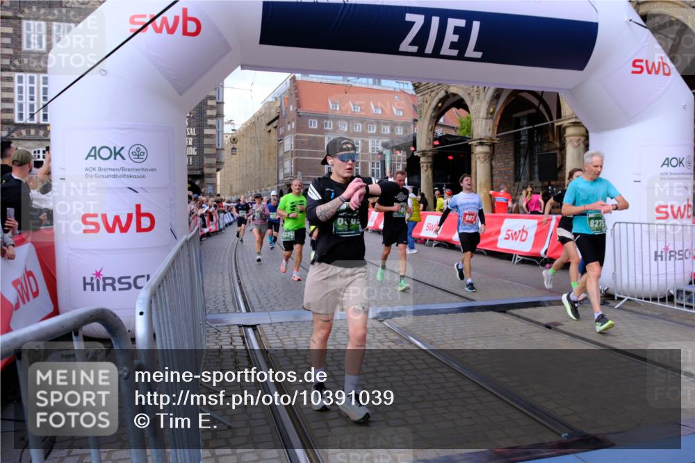 13.09.2026 - 21. swb-Marathon Bremen Tim E. http://msf.ph/oto/10391039 13.09.2026 13:36:29 Ziel 563, 1072, 1867, 2339, 2931, 2949, 3224, 3291, 3489, 3591, 4643, 4989, 5259, 5800, 6642, 6778, 6982, 7043, 7256, 7379, 7865, 8227, 8275, 8488, 8511, 8731, 8941, 9026, 9076, 9226, 9497, 9564, 13038, 13238 meine-sportfotos.de