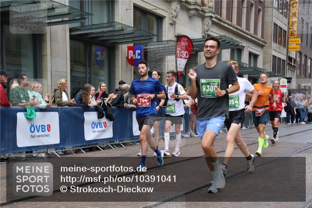 13.09.2026 - 21. swb-Marathon Bremen Strokosch-Dieckow http://msf.ph/oto/10391041 13.09.2026 13:04:43 Ziel 1336, 1822, 2297, 2646, 3196, 4729, 5674, 6708, 7102, 7538, 7814, 8054, 9306, 9495, 9689, 13187, 744, 1223, 1224, 1712, 1860, 2207, 2956, 5283, 7871, 8701, 8936, 9070, 13034 meine-sportfotos.de
