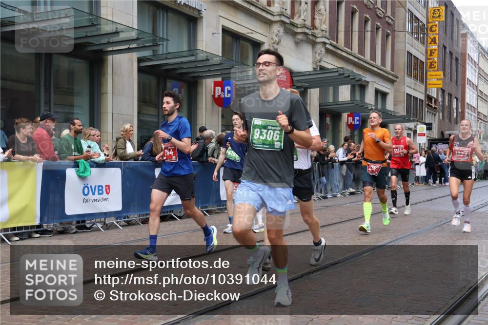 13.09.2026 - 21. swb-Marathon Bremen Strokosch-Dieckow http://msf.ph/oto/10391044 13.09.2026 13:04:43 Ziel 1336, 1822, 2297, 2646, 3196, 4729, 5674, 6708, 7102, 7538, 7814, 8054, 9306, 9495, 9689, 13187, 744, 1223, 1224, 1712, 1860, 2207, 2956, 5283, 7871, 8701, 8936, 9070, 13034 meine-sportfotos.de