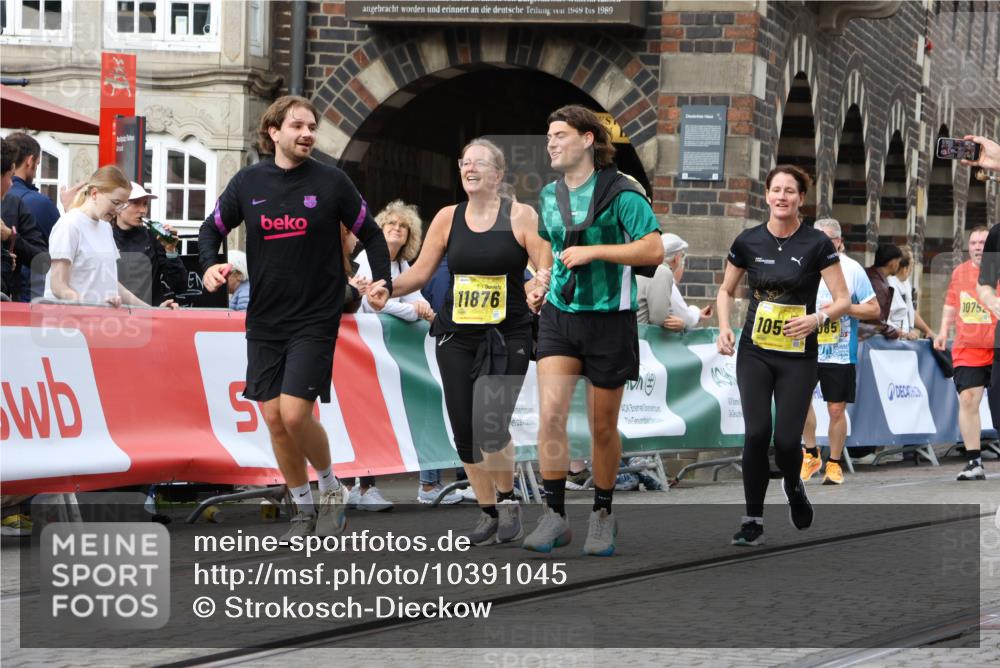 13.09.2026 - 21. swb-Marathon Bremen Strokosch-Dieckow http://msf.ph/oto/10391045 13.09.2026 11:14:57 Ziel 10303, 10519, 10705, 10722, 11041, 11097, 11098, 11140, 11186, 11408, 12112, 12431, 10325, 10605, 11694, 11810, 11990, 12110, 12333 meine-sportfotos.de