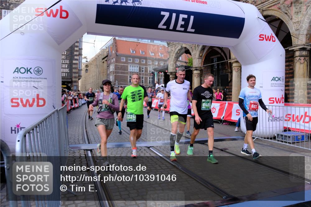 13.09.2026 - 21. swb-Marathon Bremen Tim E. http://msf.ph/oto/10391046 13.09.2026 13:36:31 Ziel 563, 1072, 1867, 2339, 2931, 2949, 3224, 3291, 3489, 3591, 4049, 4643, 4989, 5259, 5800, 6642, 6778, 6982, 7256, 7379, 7865, 8275, 8488, 8511, 8731, 8941, 9026, 9076, 9226, 9427, 9497, 9564, 13038, 13238 meine-sportfotos.de