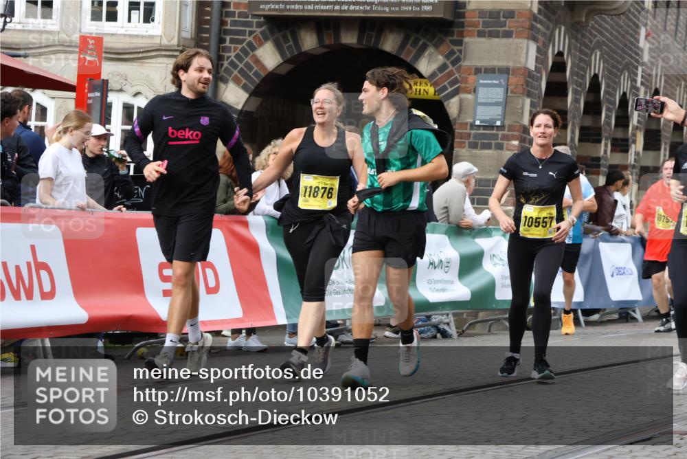 13.09.2026 - 21. swb-Marathon Bremen Strokosch-Dieckow http://msf.ph/oto/10391052 13.09.2026 11:14:57 Ziel 10303, 10519, 10705, 10722, 11041, 11097, 11098, 11140, 11186, 11408, 12112, 12431, 10325, 10605, 11694, 11810, 11990, 12110, 12333 meine-sportfotos.de