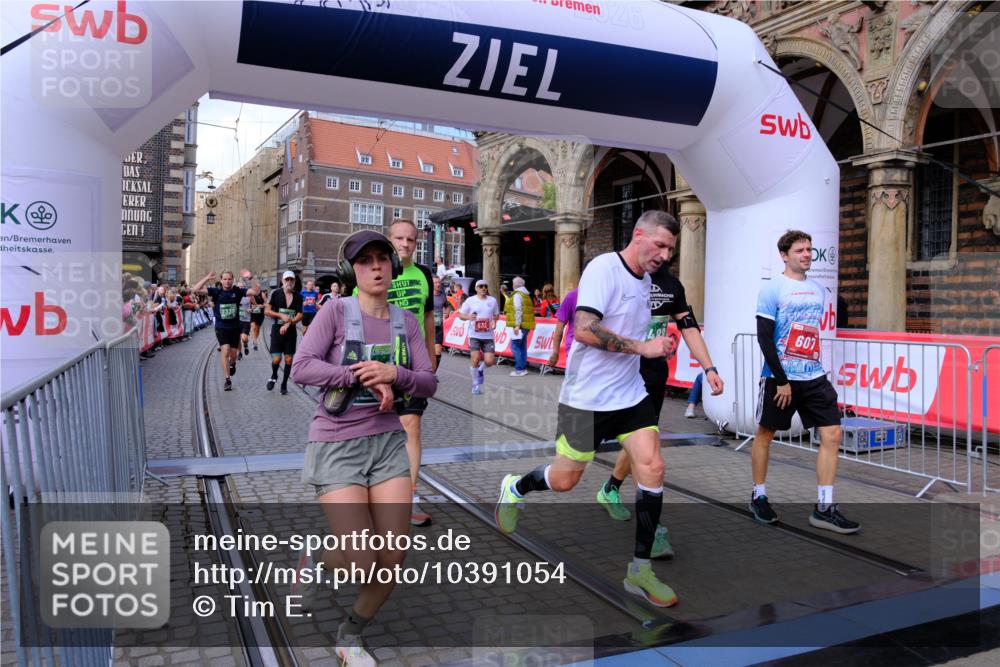 13.09.2026 - 21. swb-Marathon Bremen Tim E. http://msf.ph/oto/10391054 13.09.2026 13:36:31 Ziel 563, 1072, 1867, 2339, 2931, 2949, 3224, 3291, 3489, 3591, 4049, 4643, 4989, 5259, 5800, 6642, 6778, 6982, 7256, 7379, 7865, 8275, 8488, 8511, 8731, 8941, 9026, 9076, 9226, 9427, 9497, 9564, 13038, 13238 meine-sportfotos.de