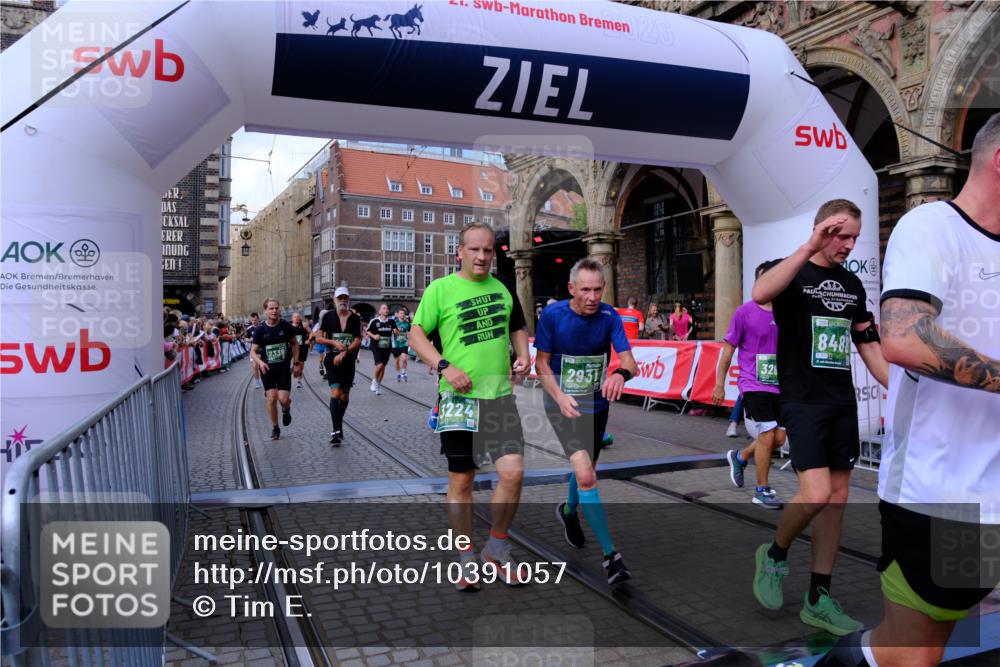 13.09.2026 - 21. swb-Marathon Bremen Tim E. http://msf.ph/oto/10391057 13.09.2026 13:36:32 Ziel 563, 1072, 1867, 2339, 2931, 2949, 3224, 3291, 3410, 3489, 3591, 4049, 4643, 4989, 5259, 5800, 6642, 6778, 6982, 7256, 7379, 7865, 8275, 8488, 8511, 8731, 8941, 9026, 9076, 9226, 9427, 9497, 9564, 13038, 13238 meine-sportfotos.de