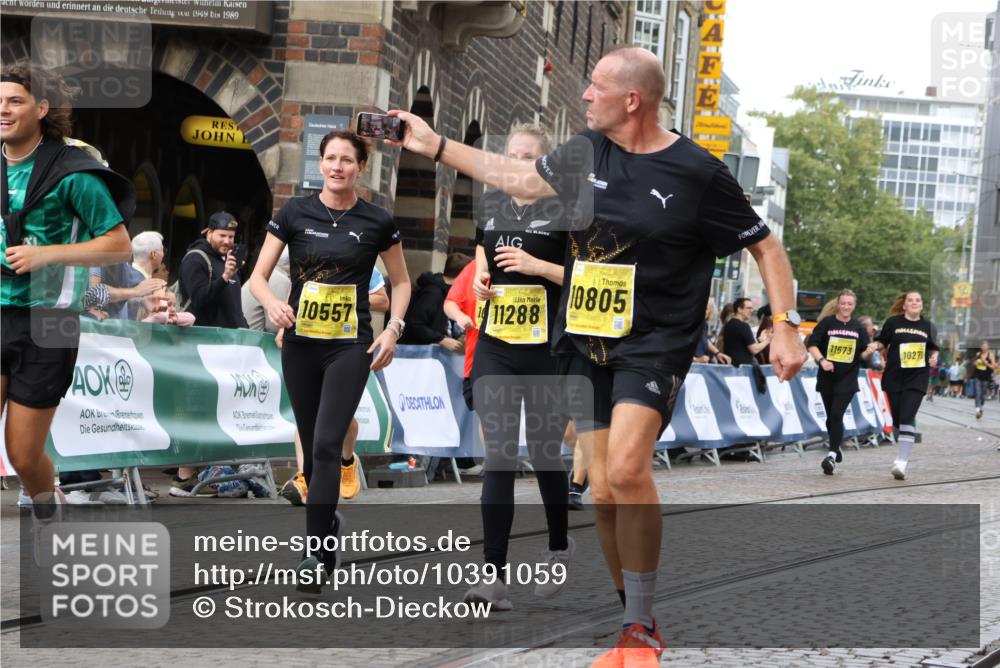 13.09.2026 - 21. swb-Marathon Bremen Strokosch-Dieckow http://msf.ph/oto/10391059 13.09.2026 11:14:58 Ziel 10519, 10705, 10722, 11097, 11098, 11186, 11408, 12112, 12431, 10325, 11694, 11810, 11990, 12110, 12333 meine-sportfotos.de