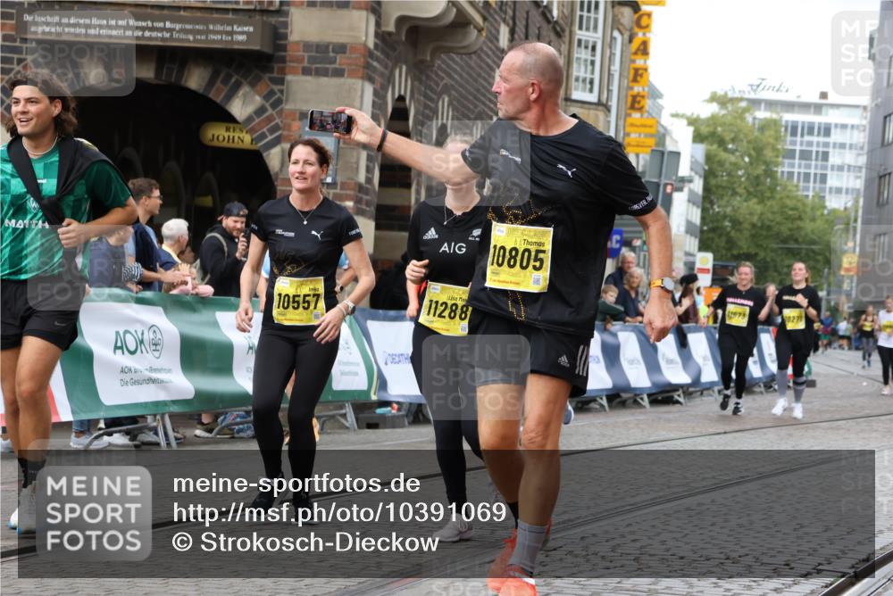 13.09.2026 - 21. swb-Marathon Bremen Strokosch-Dieckow http://msf.ph/oto/10391069 13.09.2026 11:14:58 Ziel 10519, 10705, 10722, 11097, 11098, 11186, 11408, 12112, 12431, 10325, 11694, 11810, 11990, 12110, 12333 meine-sportfotos.de