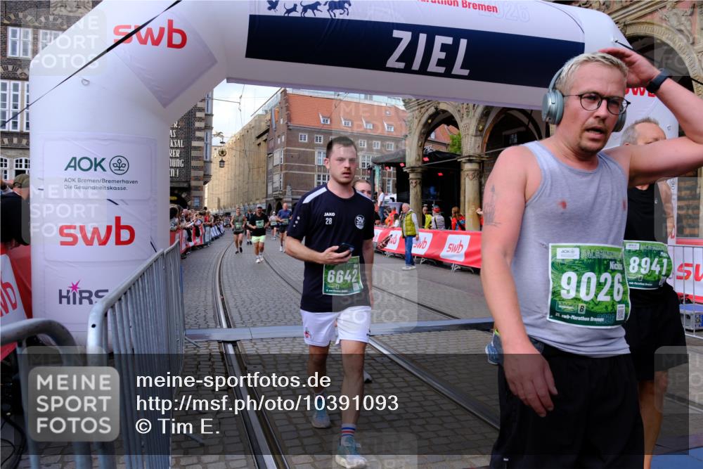 13.09.2026 - 21. swb-Marathon Bremen Tim E. http://msf.ph/oto/10391093 13.09.2026 13:36:39 Ziel 372, 900, 1738, 1880, 2339, 2692, 2700, 2949, 3410, 3591, 4049, 4643, 4989, 5800, 6527, 6642, 6778, 7379, 7865, 8511, 8525, 8731, 8905, 8941, 9026, 9226, 9427, 9564, 9899, 13038, 13238 meine-sportfotos.de