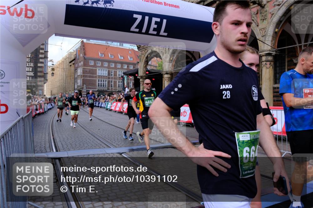 13.09.2026 - 21. swb-Marathon Bremen Tim E. http://msf.ph/oto/10391102 13.09.2026 13:36:41 Ziel 372, 900, 1738, 1880, 2467, 2692, 2700, 2731, 2823, 2949, 3067, 3410, 3591, 4049, 4182, 4216, 4643, 4989, 5781, 5800, 6527, 6642, 6778, 7249, 7344, 7379, 7808, 7865, 8511, 8525, 8731, 8905, 8941, 9026, 9427, 9899, 13038 meine-sportfotos.de