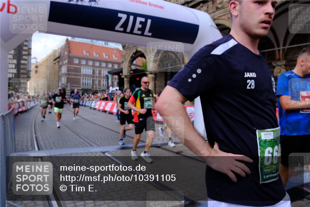 13.09.2026 - 21. swb-Marathon Bremen Tim E. http://msf.ph/oto/10391105 13.09.2026 13:36:41 Ziel 372, 900, 1738, 1880, 2467, 2692, 2700, 2731, 2823, 2949, 3067, 3410, 3591, 4049, 4182, 4216, 4643, 4989, 5781, 5800, 6527, 6642, 6778, 7249, 7344, 7379, 7808, 7865, 8511, 8525, 8731, 8905, 8941, 9026, 9427, 9899, 13038 meine-sportfotos.de