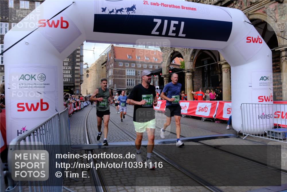 13.09.2026 - 21. swb-Marathon Bremen Tim E. http://msf.ph/oto/10391116 13.09.2026 13:36:44 Ziel 164, 372, 900, 1738, 1880, 2467, 2673, 2692, 2700, 2731, 2823, 3067, 3410, 3585, 3591, 4006, 4049, 4182, 4216, 4643, 5781, 6516, 6527, 6568, 6642, 6778, 7249, 7344, 7808, 7865, 8525, 8731, 8790, 8905, 9427, 9899, 10068, 10070, 13038 meine-sportfotos.de