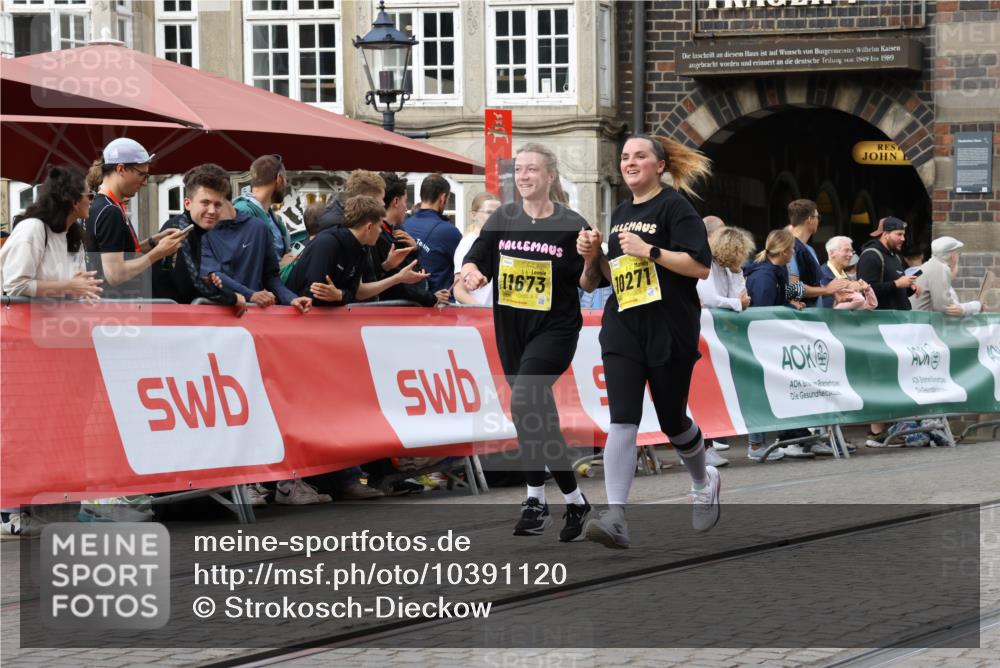 13.09.2026 - 21. swb-Marathon Bremen Strokosch-Dieckow http://msf.ph/oto/10391120 13.09.2026 11:15:05 Ziel 10519, 10557, 10705, 10752, 10776, 10805, 11085, 11097, 11098, 11186, 11288, 11408, 11645, 11876, 11974, 12191, 12193, 11424, 11990 meine-sportfotos.de