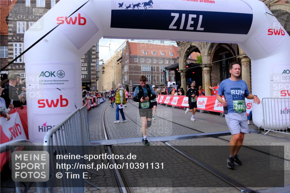 13.09.2026 - 21. swb-Marathon Bremen Tim E. http://msf.ph/oto/10391131 13.09.2026 13:36:47 Ziel 164, 372, 900, 1738, 1880, 2467, 2673, 2692, 2700, 2731, 2819, 2823, 3067, 3410, 3585, 3591, 4006, 4049, 4050, 4182, 4216, 4414, 4643, 4676, 5061, 5656, 5781, 6516, 6527, 6568, 7249, 7344, 7765, 7808, 8525, 8790, 8905, 9427, 9776, 9899, 10068, 10070, 13038 meine-sportfotos.de