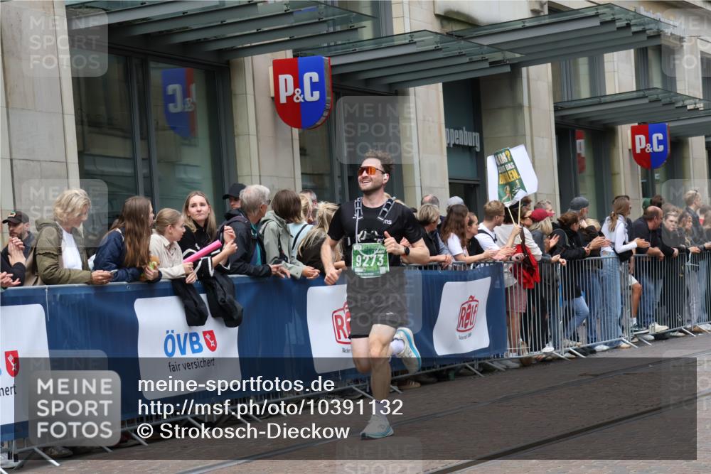 13.09.2026 - 21. swb-Marathon Bremen Strokosch-Dieckow http://msf.ph/oto/10391132 13.09.2026 13:05:04 Ziel 439, 1822, 2297, 3271, 3365, 4025, 5092, 5199, 5725, 6579, 7102, 7141, 9273, 1336, 1712, 2297, 2646, 3196, 4729, 5674, 6708, 7538, 7814, 8054, 9306, 9495, 9689, 13187 meine-sportfotos.de