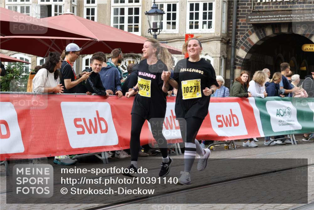 13.09.2026 - 21. swb-Marathon Bremen Strokosch-Dieckow http://msf.ph/oto/10391140 13.09.2026 11:15:06 Ziel 10271, 10519, 10557, 10705, 10752, 10776, 10805, 11085, 11097, 11098, 11186, 11288, 11408, 11645, 11673, 11876, 11974, 12191, 12193, 10606, 11424, 11990 meine-sportfotos.de