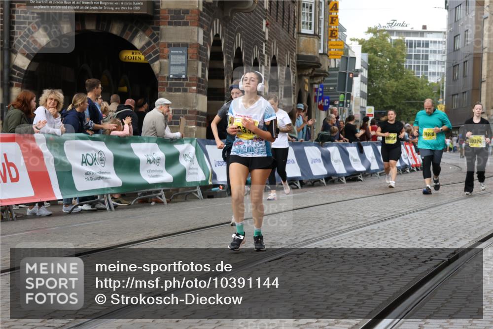 13.09.2026 - 21. swb-Marathon Bremen Strokosch-Dieckow http://msf.ph/oto/10391144 13.09.2026 11:15:09 Ziel 10271, 10519, 10557, 10605, 10705, 10752, 10776, 10805, 11085, 11097, 11098, 11186, 11288, 11645, 11673, 11876, 11974, 12191, 12193, 10606, 11424 meine-sportfotos.de