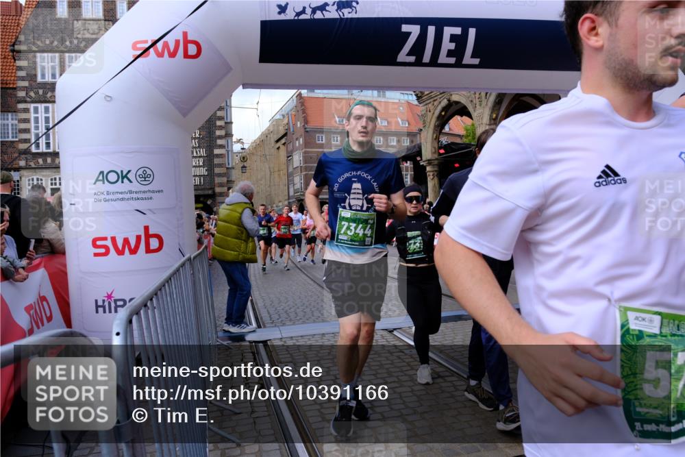 13.09.2026 - 21. swb-Marathon Bremen Tim E. http://msf.ph/oto/10391166 13.09.2026 13:36:55 Ziel 164, 372, 900, 1738, 1880, 1936, 2467, 2673, 2731, 2819, 2823, 3067, 3585, 3815, 4006, 4050, 4182, 4216, 4304, 4414, 4676, 4892, 5061, 5447, 5656, 5781, 5823, 6050, 6280, 6340, 6516, 6527, 6568, 7039, 7229, 7237, 7249, 7344, 7656, 7765, 7808, 8525, 8685, 8723, 8790, 8905, 9658, 9776, 9807, 9899, 10068, 10070 meine-sportfotos.de