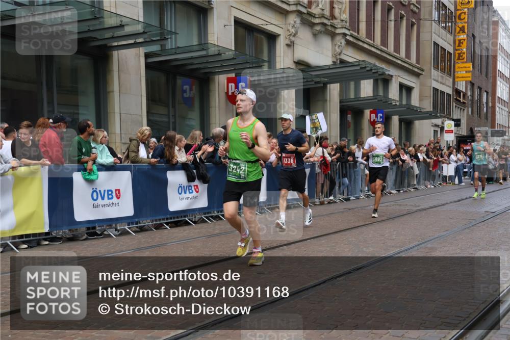 13.09.2026 - 21. swb-Marathon Bremen Strokosch-Dieckow http://msf.ph/oto/10391168 13.09.2026 13:05:10 Ziel 439, 1301, 1562, 3242, 3271, 3365, 4025, 5092, 5199, 5725, 6579, 7141, 9273, 1336, 1822, 2297, 2646, 3196, 4729, 5674, 6708, 7102, 7538, 8054, 9306, 9495, 13187 meine-sportfotos.de