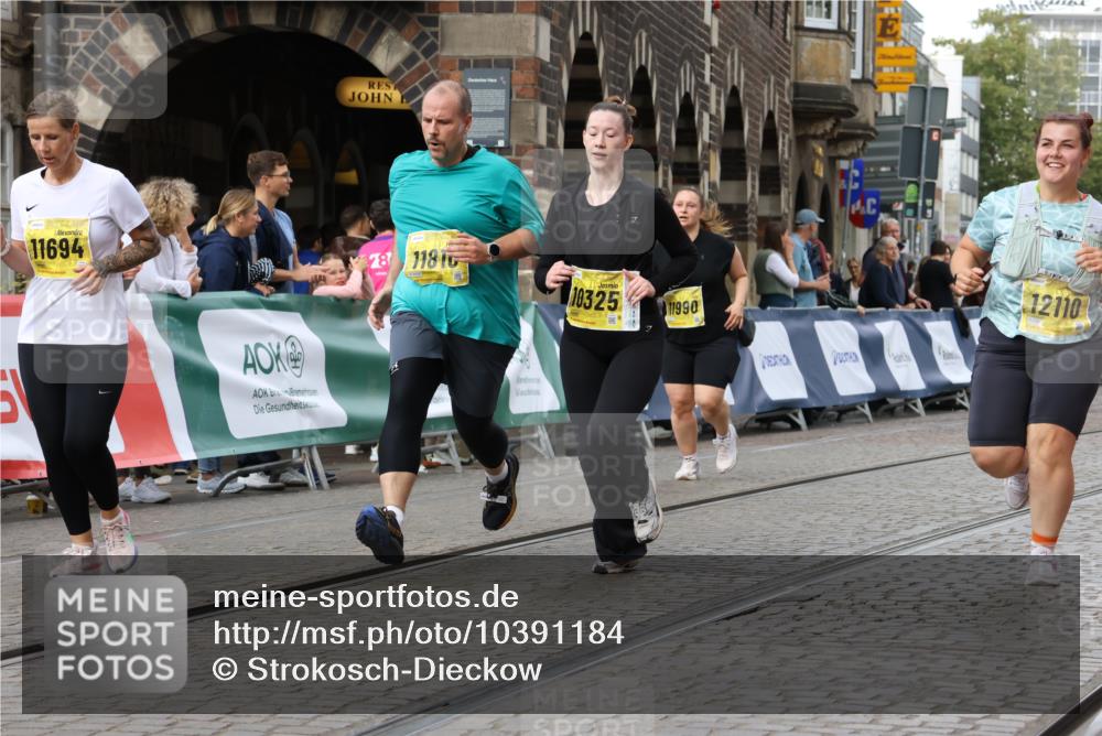 13.09.2026 - 21. swb-Marathon Bremen Strokosch-Dieckow http://msf.ph/oto/10391184 13.09.2026 11:15:14 Ziel 10271, 10325, 10557, 10605, 10752, 10776, 10805, 11085, 11097, 11098, 11288, 11645, 11673, 11810, 11876, 11974, 12110, 12191, 12193, 12333, 10606, 11424 meine-sportfotos.de