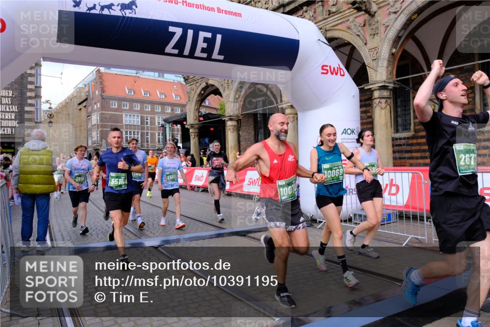 13.09.2026 - 21. swb-Marathon Bremen Tim E. http://msf.ph/oto/10391195 13.09.2026 13:36:57 Ziel 164, 813, 1936, 2467, 2673, 2731, 2819, 2823, 3067, 3585, 3635, 3815, 4006, 4050, 4182, 4216, 4304, 4335, 4414, 4676, 4892, 5061, 5447, 5656, 5781, 5823, 6050, 6280, 6340, 6516, 6527, 6568, 7039, 7229, 7237, 7249, 7344, 7640, 7656, 7765, 7808, 8685, 8723, 8790, 8905, 9658, 9776, 9807, 10068, 10070 meine-sportfotos.de