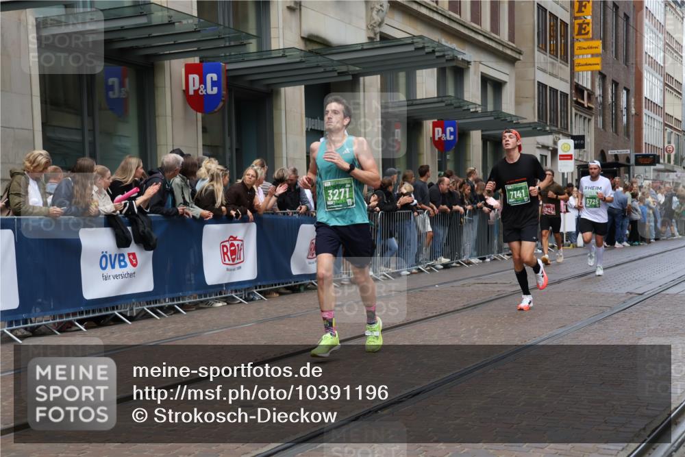 13.09.2026 - 21. swb-Marathon Bremen Strokosch-Dieckow http://msf.ph/oto/10391196 13.09.2026 13:05:14 Ziel 439, 1301, 1562, 1879, 3242, 3271, 3365, 5092, 5199, 5725, 6579, 7141, 1336, 1822, 2297, 3196, 4025, 4729, 6708, 7102, 9273, 9495 meine-sportfotos.de