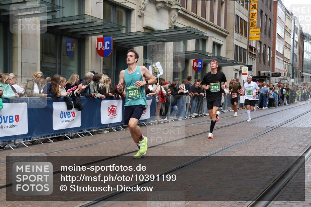 13.09.2026 - 21. swb-Marathon Bremen Strokosch-Dieckow http://msf.ph/oto/10391199 13.09.2026 13:05:14 Ziel 439, 1301, 1562, 1879, 3242, 3271, 3365, 5092, 5199, 5725, 6579, 7141, 1336, 1822, 2297, 3196, 4025, 4729, 6708, 7102, 9273, 9495 meine-sportfotos.de