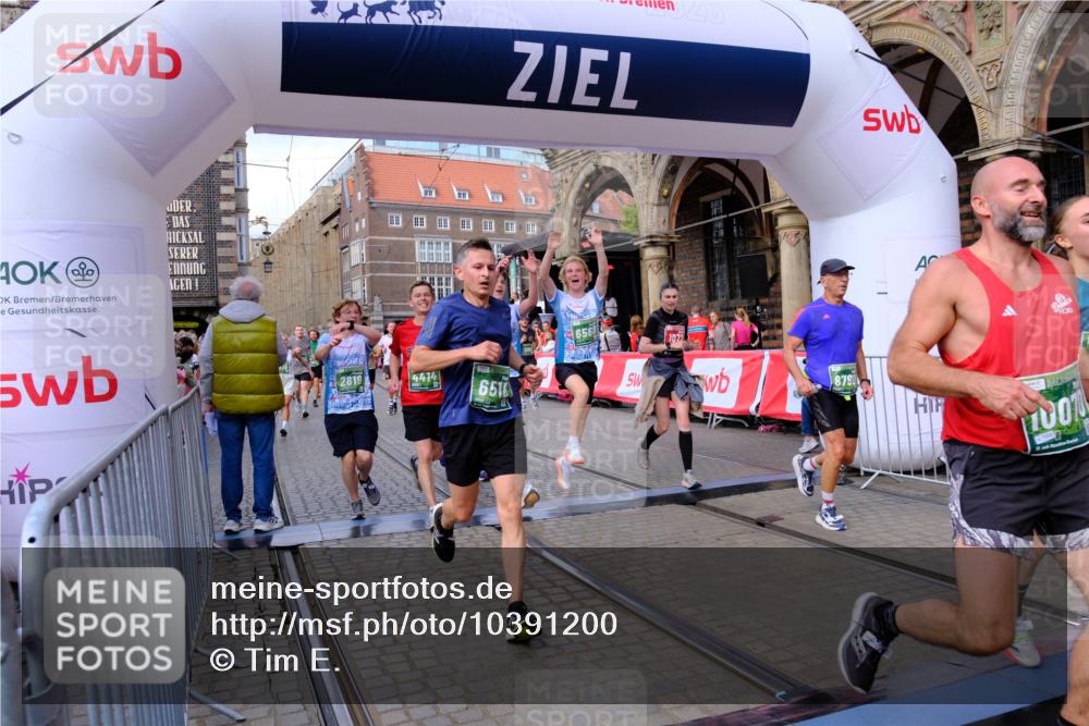 13.09.2026 - 21. swb-Marathon Bremen Tim E. http://msf.ph/oto/10391200 13.09.2026 13:36:57 Ziel 164, 813, 1936, 2467, 2673, 2731, 2819, 2823, 3067, 3585, 3635, 3815, 4006, 4050, 4182, 4216, 4304, 4335, 4414, 4676, 4892, 5061, 5447, 5656, 5781, 5823, 6050, 6280, 6340, 6516, 6527, 6568, 7039, 7229, 7237, 7249, 7344, 7640, 7656, 7765, 7808, 8685, 8723, 8790, 8905, 9658, 9776, 9807, 10068, 10070 meine-sportfotos.de