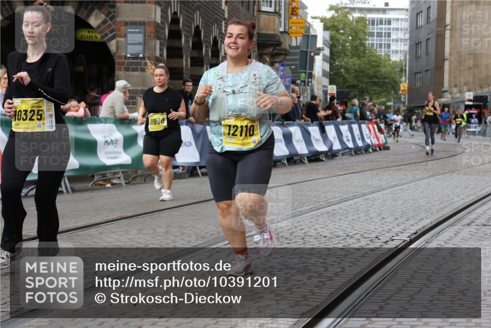 13.09.2026 - 21. swb-Marathon Bremen Strokosch-Dieckow http://msf.ph/oto/10391201 13.09.2026 11:15:15 Ziel 10271, 10325, 10557, 10605, 10752, 10776, 10805, 11085, 11097, 11098, 11288, 11645, 11673, 11810, 11876, 11974, 12110, 12191, 12193, 12333, 10606, 11424 meine-sportfotos.de