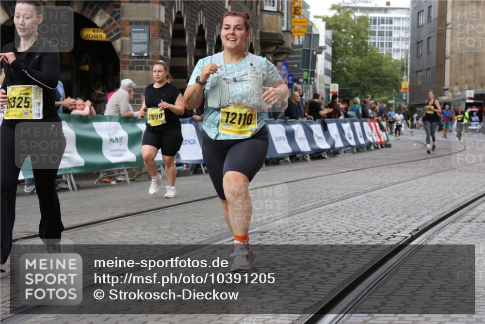 13.09.2026 - 21. swb-Marathon Bremen Strokosch-Dieckow http://msf.ph/oto/10391205 13.09.2026 11:15:15 Ziel 10271, 10325, 10557, 10605, 10752, 10776, 10805, 11085, 11097, 11098, 11288, 11645, 11673, 11810, 11876, 11974, 12110, 12191, 12193, 12333, 10606, 11424 meine-sportfotos.de